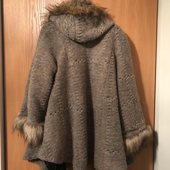 WOMENS LIGHTWEIGHT FUR HOODED JACKET - Picture 4 of 5